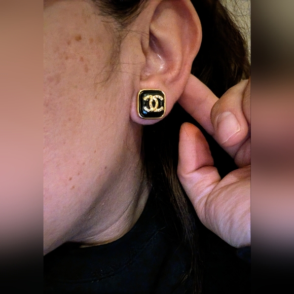Luxury Chic Gold and Black Logo Earrings "Chanel" Style - Picture 7 of 7